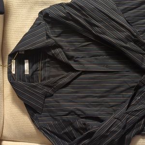Kenneth Cole button up men's 15.5 32/33 black with blue/white stripes